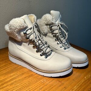 Esprit Wisdome Creme lace up Boots Sz 6.5M